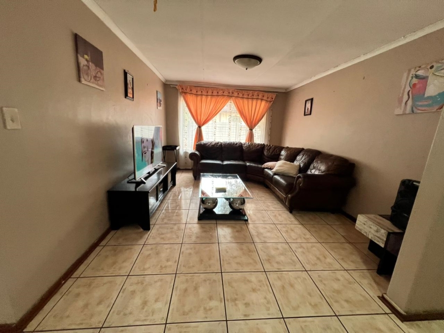 3 Bedroom Property for Sale in Lourierpark Free State